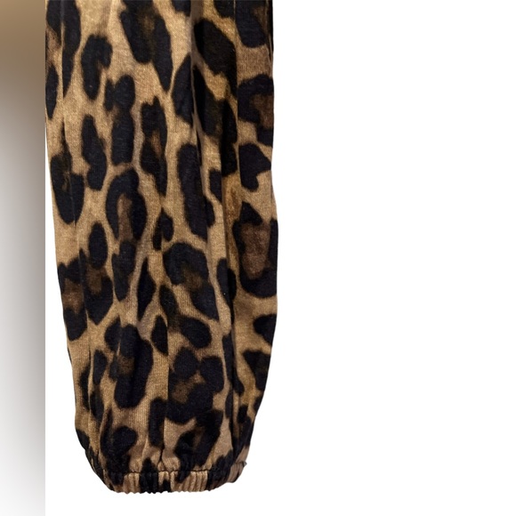 NWT H&M Medium Leopard Print Off Shoulder Blouse Short Top Shirt Long Sleeves - Picture 3 of 6